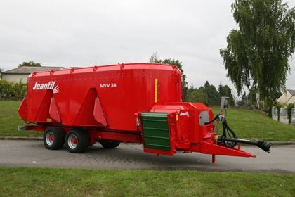 Imagens de  REBOQUE MISTURADOR UNIFEED VERTICAL TRES VEIOS